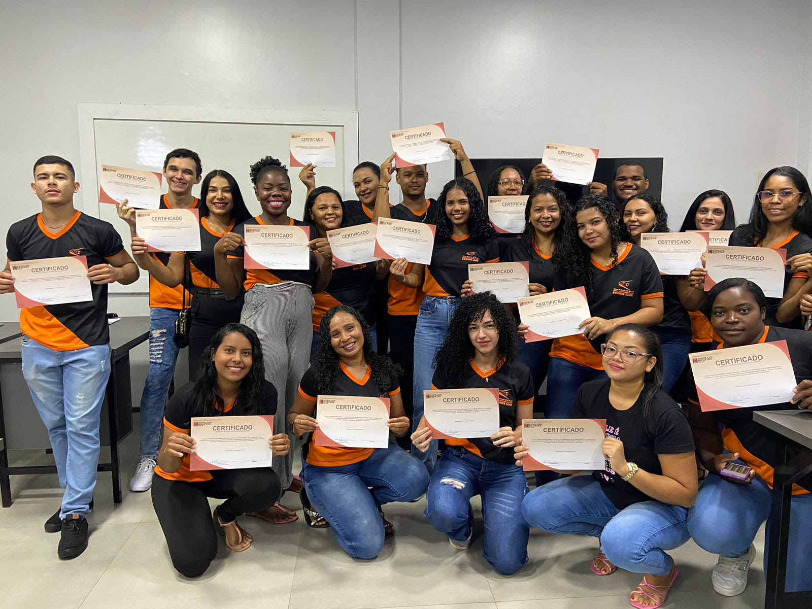 Alunos da turma de Assistente Administrativo com ênfase em Excel, realizado pela U&M Mineração e Construção. Créditos: Lorrany Sales dos Santos.