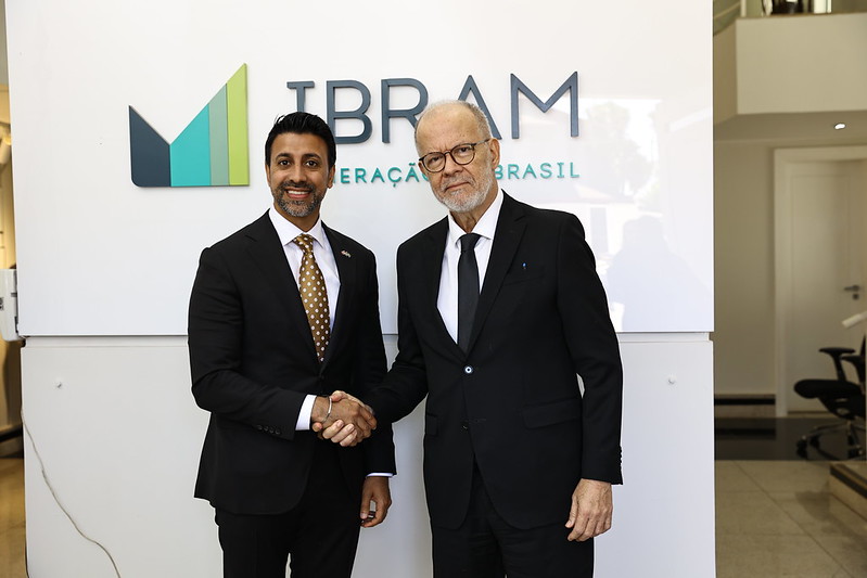 Brasil e Canadá buscam avançar na cooperação em mineração e em energia renovável em encontro no IBRAM