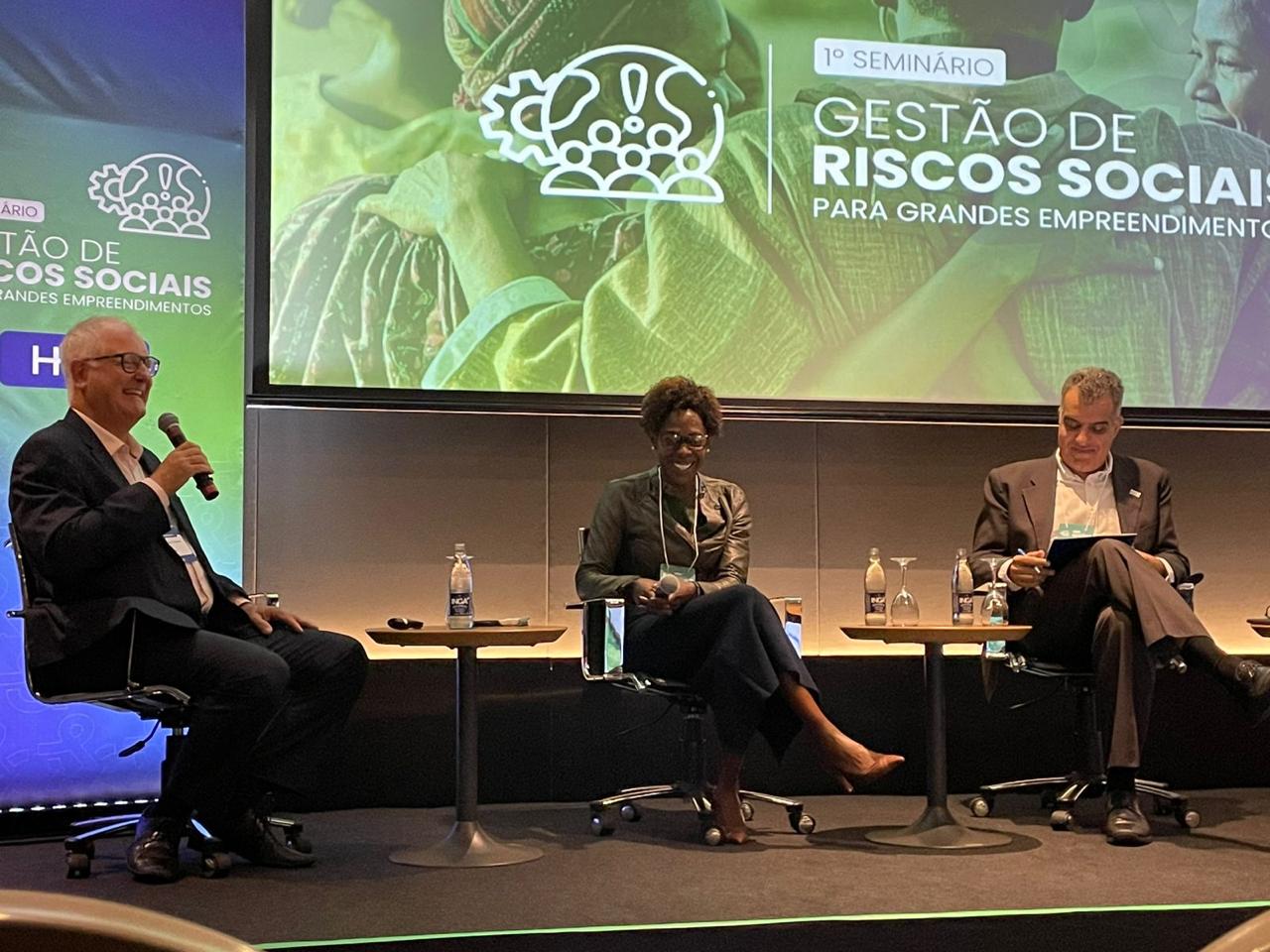 IBRAM participa de seminário sobre gestão de riscos sociais em grandes empreendimentos