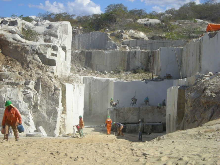 CPRM novas ocorrências de minerais no estado do Ceará