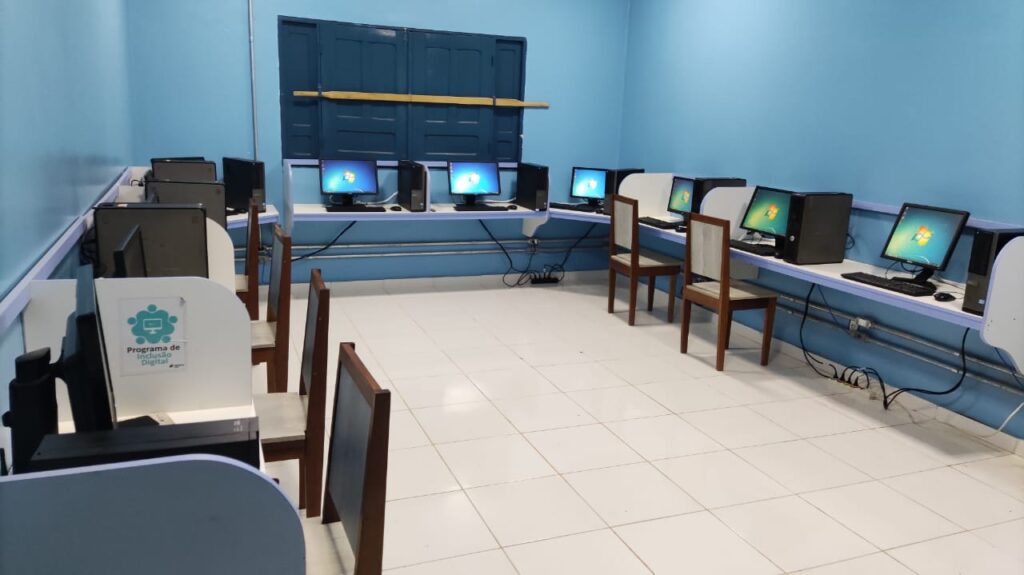 Escola recebe novo laboratório de Informática com apoio da Imerys