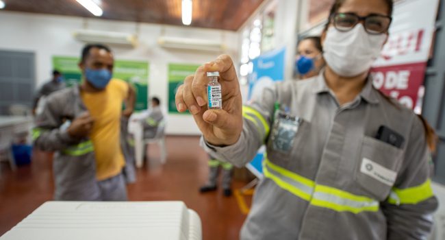 Mineração Taboca recebe vacinação da Prefeitura de Presidente Figueiredo