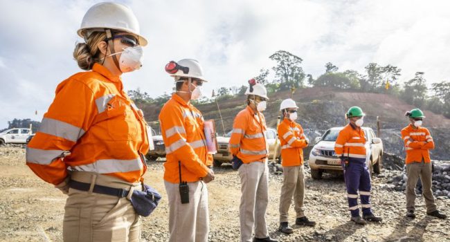 Mina Tucano educa contra os quase acidentes