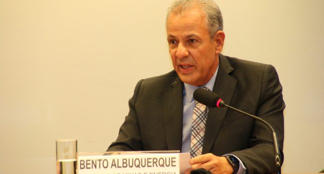 Importância da mineração para a transição energética e a descarbonização estimula apoio à expansão do setor, diz Bento Albuquerque
