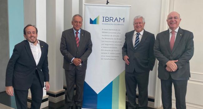 IBRAM recebe parlamentares para debate sobre impulsionar o conhecimento geológico brasileiro