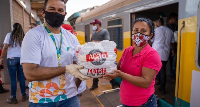 Campanha “Rede Voluntária Vale e Natal Sem Fome” alcança mais de 400 mil refeições em uma semana. Meta é chegar a 770 mil
