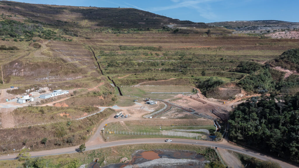 Última das cinco barragens a montante previstas para serem eliminadas neste ano entra em obras