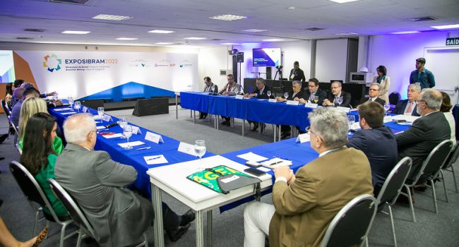 Encontro de entidades empresariais e governo, na EXPOSIBRAM 2022, debate temas prioritários para o setor mineral