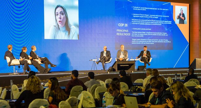 Empresas e governos do mundo todo devem ter como metas a redução da emissão de carbono na atmosfera