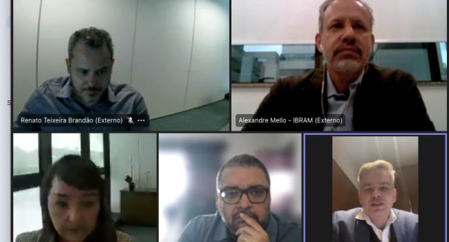 Representantes do Governo de MG apresentam plano de ação climática para associados do IBRAM