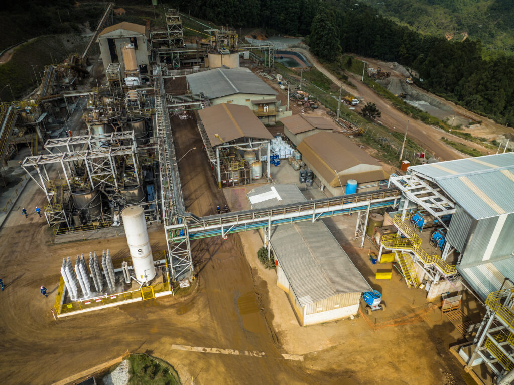 Equipe da Jaguar Mining em Caeté (MG) desenvolve técnicas para melhorar processos na etapa de lixiviação do ouro