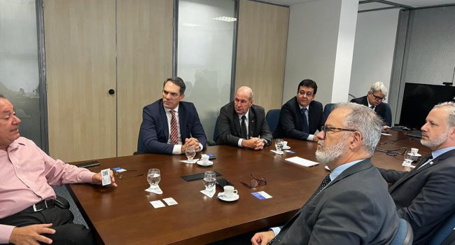 FIEB recebe IBRAM para debater futuro da mineração na Bahia