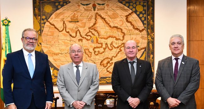 IBRAM leva ao Itamaraty propostas para fomentar ações em prol da Amazônia e da mineração e para combater garimpo ilegal