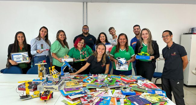 Anglo American e ONG Passatempo Educativo realizam entrega de livros e kits de robótica para escolas de Barro Alto