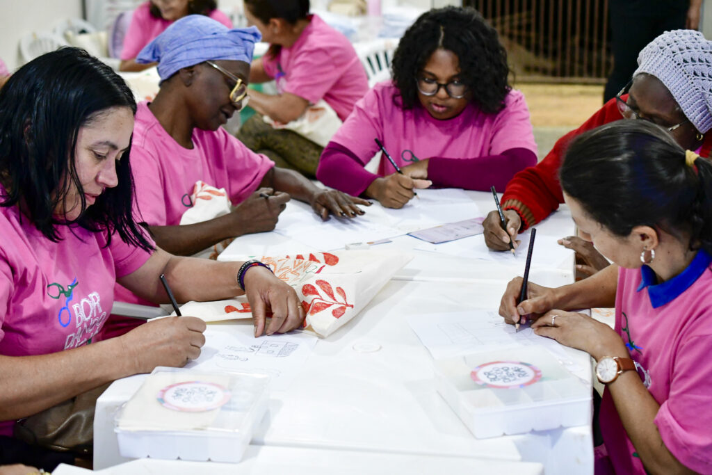 Projeto Bordando Memórias em Itatiaiuçu