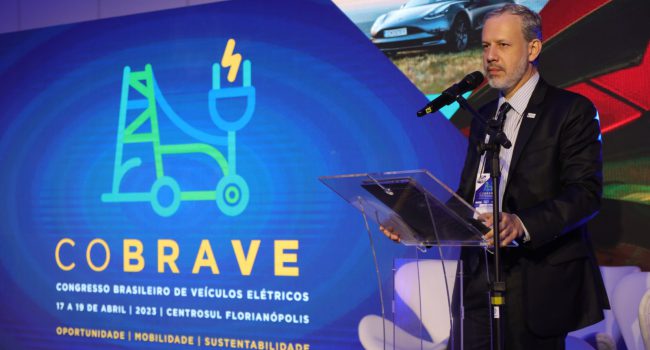 IBRAM participa de Congresso Brasileiro de Veículos Elétricos e exibe investimentos da mineração