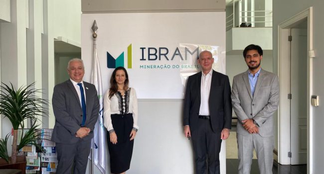 IBRAM recebe representantes da EuroChem para debater sobre mineração e as potencialidades no mercado de fertilizantes