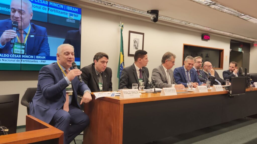 IBRAM participa de debate sobre fertilizantes e a dependência brasileira do mercado externo