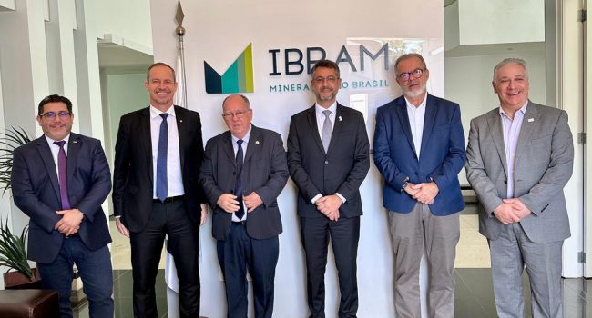 Atração de investimentos em mineração para o Amapá foi tema de encontro entre o presidente do IBRAM, o governador do estado e o secretário-executivo do Ministério da Justiça