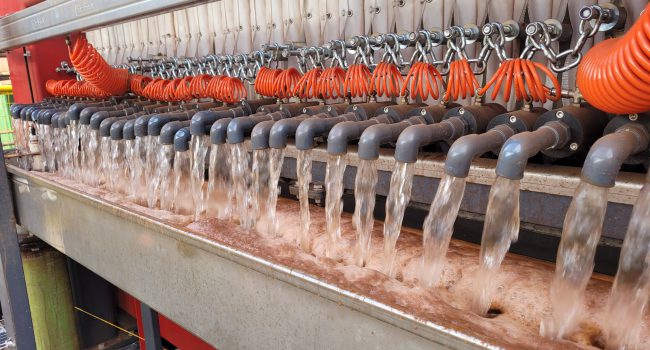 Samarco inicia o comissionamento do filtro prensa para o aterro experimental