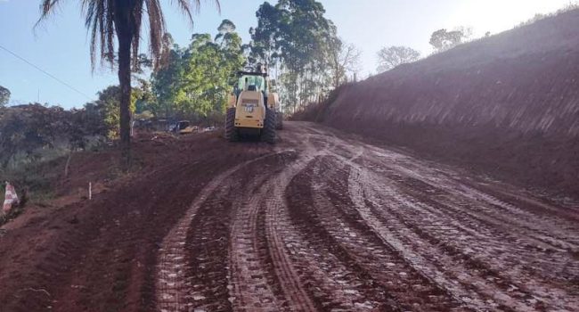 Com investimento da Anglo American, obras de pavimentação em Alvorada de Minas (MG) são iniciadas