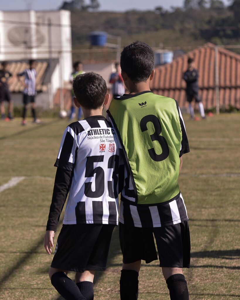 AMG Brasil investe em jovens talentos do futebol no Campo das Vertentes