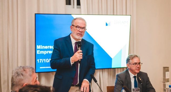 Presidente do IBRAM pede a parlamentares apoio do Congresso para evitar novos aumentos de custos para o setor mineral