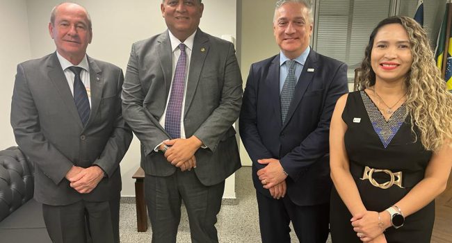 IBRAM busca apoio do Senador Eduardo Gomes para incorporar sugestões ao relatório do PL sobre direitos das populações atingidas por barragens