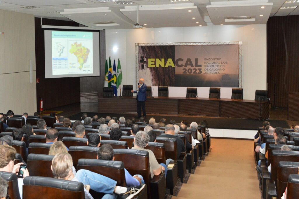 Cenário da mineração brasileira foi apresentado pelo IBRAM em encontro nacional sobre calcário agrícola