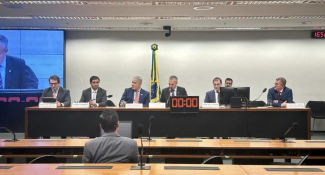 IBRAM debate formas de incentivo ao investimento em pesquisa mineral, em audiência pública na Câmara