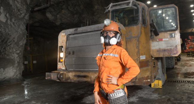 AngloGold Ashanti lança programa Mulheres de Ouro com vagas afirmativas para público feminino