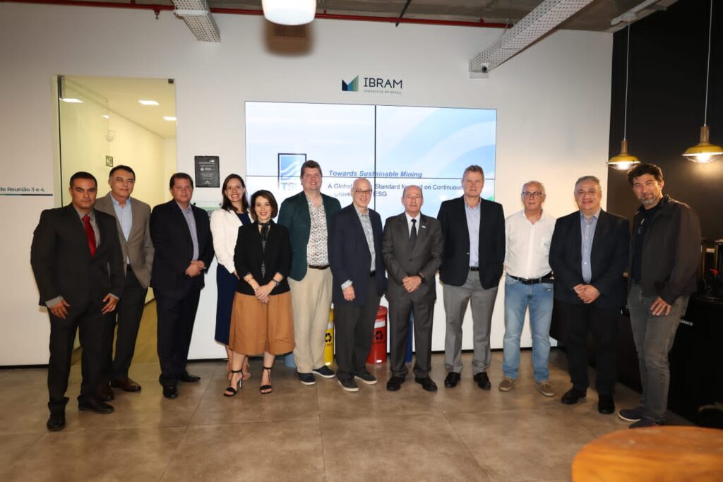 IBRAM promove encontro entre CEO's, diretores de mineradoras e representantes da MAC para adoção do TSM Brasil nas empresas