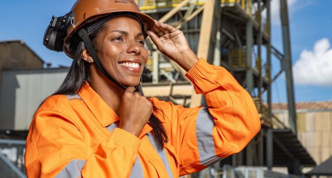 AngloGold Ashanti abre 97 vagas do programa Mulheres de Ouro exclusivas para público feminino