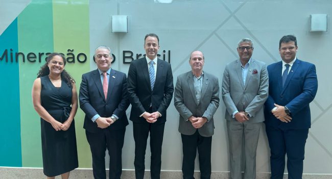 IBRAM recebe vice-ministro Adjunto do Canadá, Frank Des Rosiers