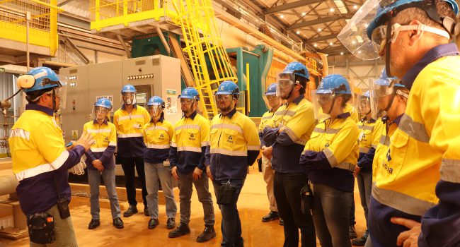 Abrace e Ministério de Minas e Energia conhecem iniciativas de descarbonização da Alcoa