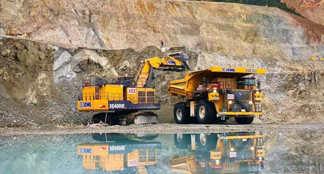 XCMG realiza testes com o caminhão de mineração XDE260 no Brasil