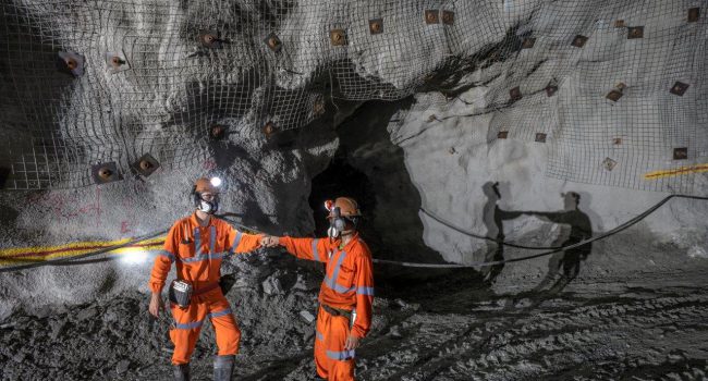 AngloGold Ashanti anuncia resultados do 1º trimestre de 2025 e registra aumento de sete vezes no fluxo de caixa livre