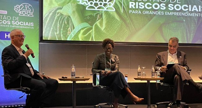 IBRAM participa de seminário sobre gestão de riscos sociais em grandes empreendimentos
