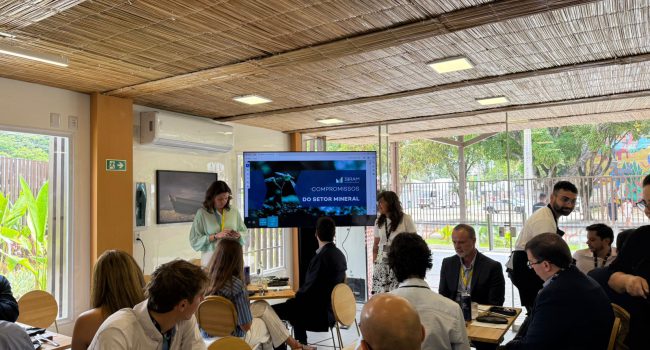 Setor mineral mostra caminhos para uma economia mais verde em evento paralelo à COP30