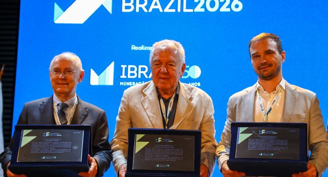 Especialistas que fizeram história na geotecnia são homenageados no Tailings Brazil 2026