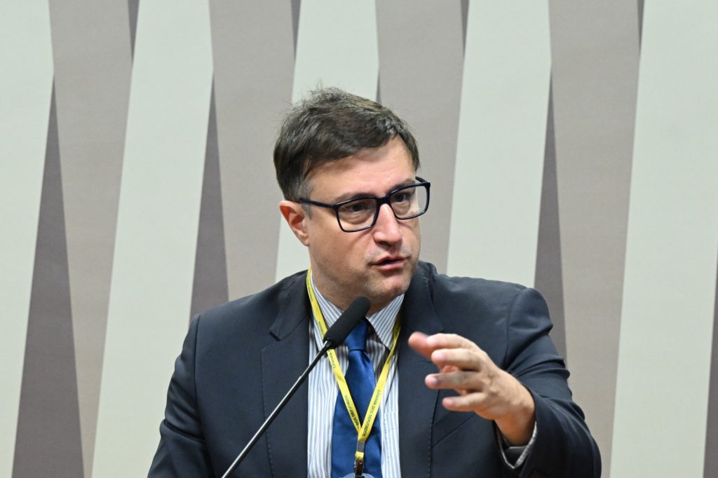 IBRAM defende regras claras e protagonismo do Brasil no debate sobre minerais críticos no Senado
