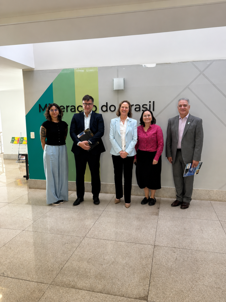 Embaixada da Austrália e IBRAM discutem participação na EXPOSIBRAM 2026 e aproximação com o IMARC