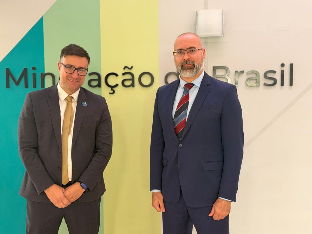 IBRAM recebe embaixador do Azerbaijão para discutir oportunidades de cooperação mineral