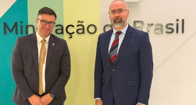 IBRAM recebe embaixador do Azerbaijão para discutir oportunidades de cooperação mineral