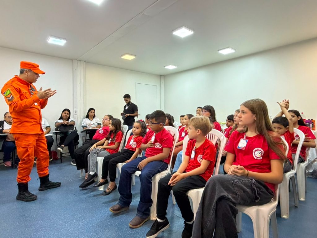Programa da Lundin Mining Brasil ensina crianças sobre prevenção de incêndios e primeiros socorros