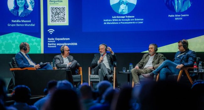 Mineração e indústria defendem de política pública para fortalecer cadeia de minerais críticos no Brasil, em painel da EXPOSIBRAM 2026